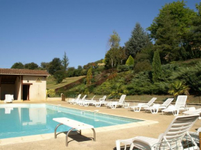 Superb Holiday Home in Prats du P rigord with Swimming Pool